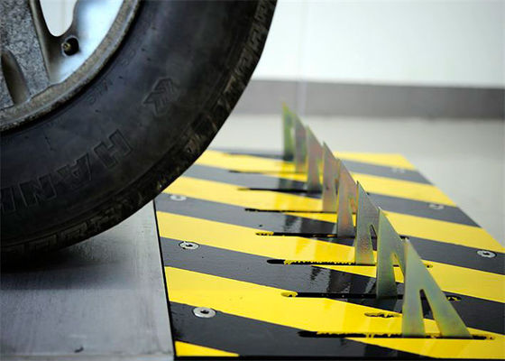 อุปกรณ์หยุดรถแบบสองทิศทางเพื่อความปลอดภัยบนถนน พร้อมหนามสแตนเลสสตีล 304 รับน้ำหนักได้ 40 ตัน และยกขึ้นใน 2 วินาที