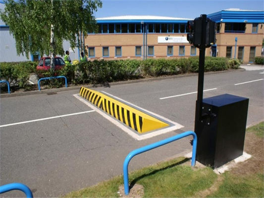 บล็อกเกอร์ถนนไฮดรอลิกเหล็ก A3 แบบอัตโนมัติเต็มรูปแบบ 80T พร้อมรีโมทคอนโทรลเพื่อความปลอดภัย