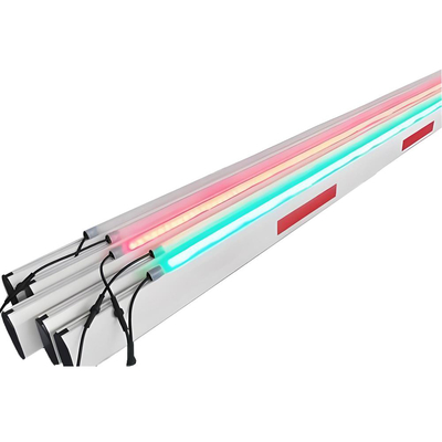 แขนกั้นที่จอดรถแบบมีแถบไฟ LED แสดงผลภายนอกสำหรับการเตือนการชนในเวลากลางคืน