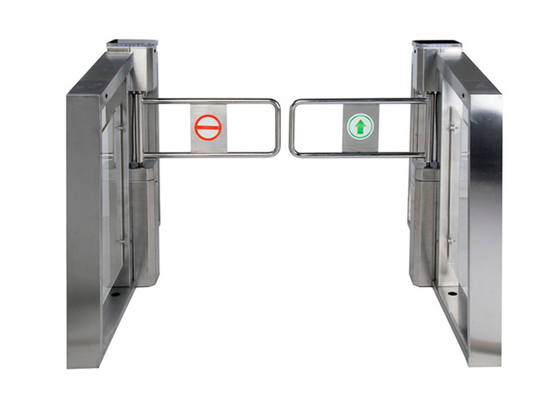ประตูกั้นสวิงแบบใช้มอเตอร์อย่างเต็มที่อะคริลิค SUS304 Bi Directional 90 Degree